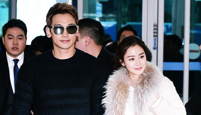 Photo of Rain, Kim Tae-hee Timang Bayi Perempuan