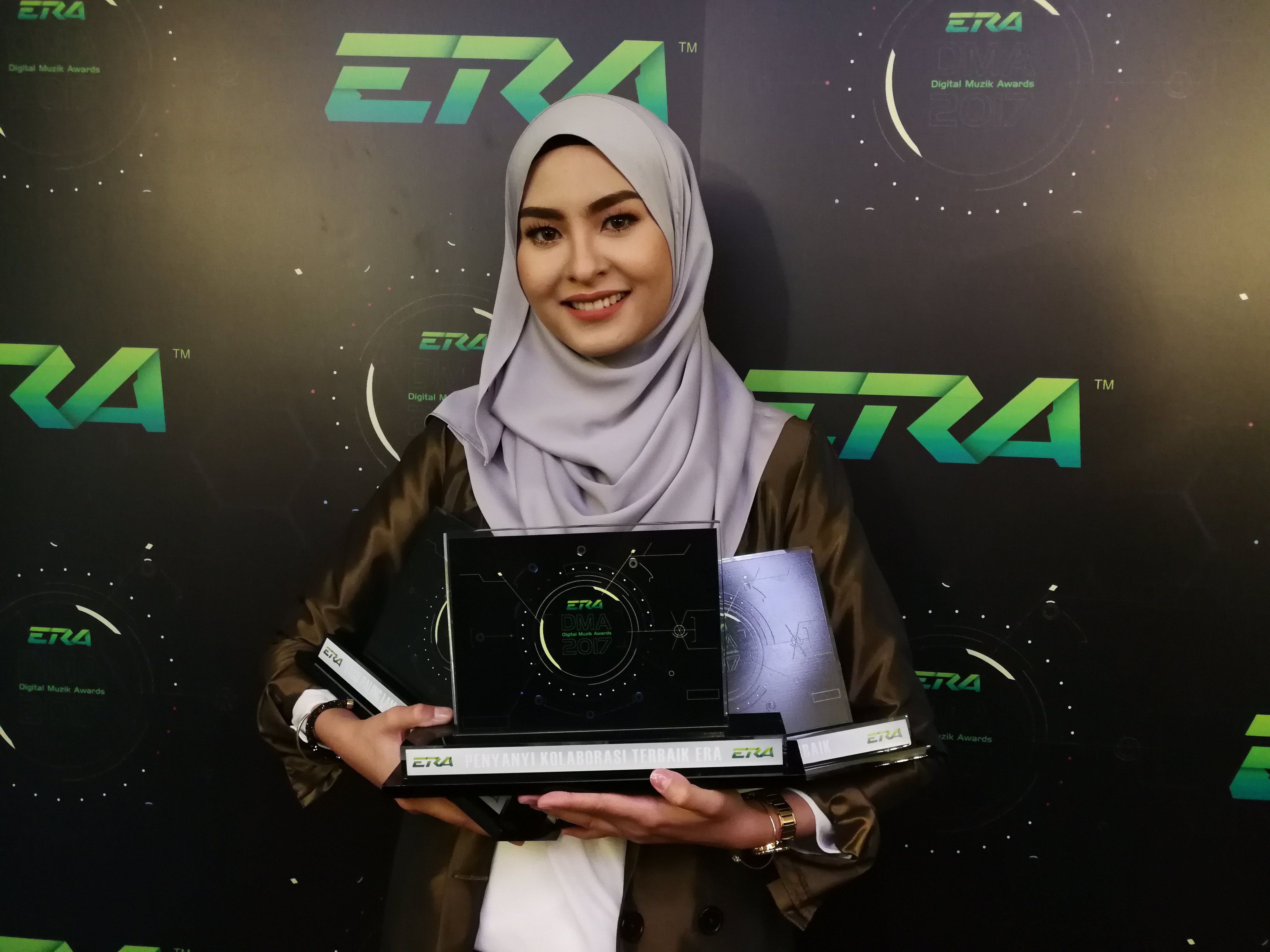 Photo of Wany Hasrita Menang Besar Anugerah Digital Muzik Era 2017