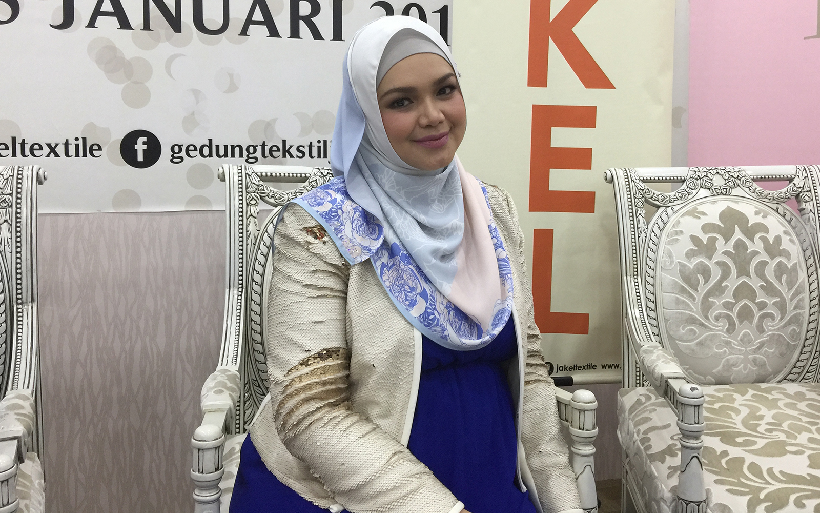 Photo of Siti Nurhaliza Teruja Peminat Hadiahkan Pakaian Bayi