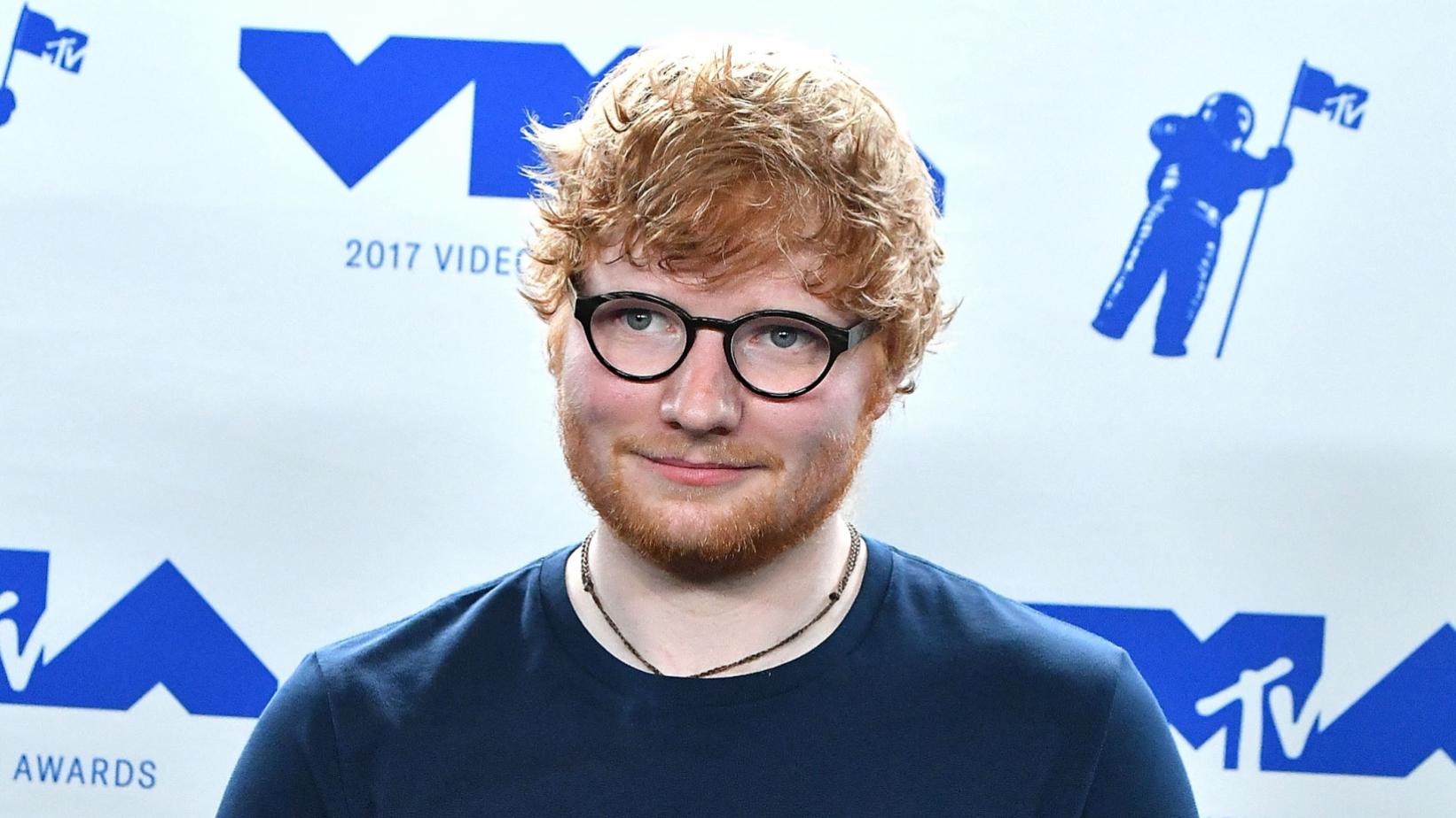 Photo of Bina Tembok Di Rumah, Ed Sheeran Bengang Dengan Wartawan