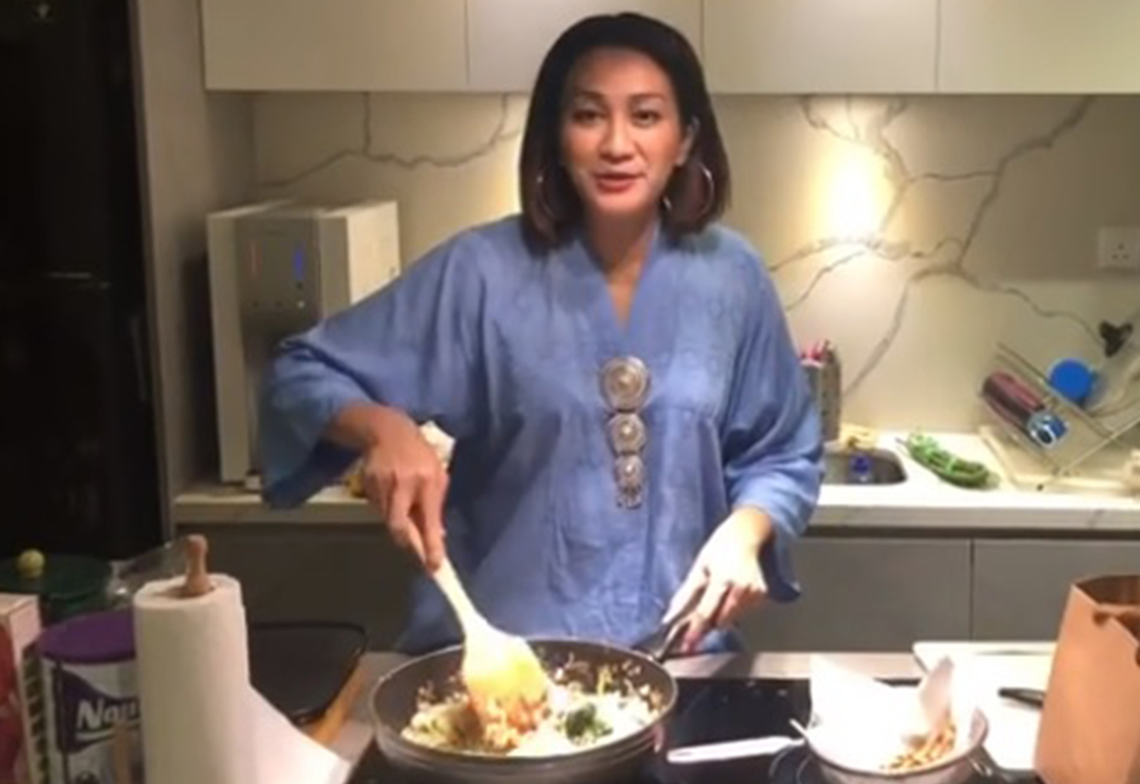 Photo of Dynas Akui Tak Tahu Memasak, Baru Pandai Masak Nasi Goreng