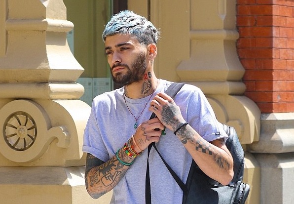 Photo of Keluar Single Baru, Zayn Malik Tampil Berimej Rambut Biru