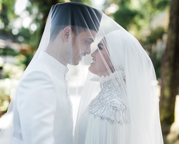 Photo of Elfira Loy Gembira Akhirnya Bertemu Dengan Cinta Sejati