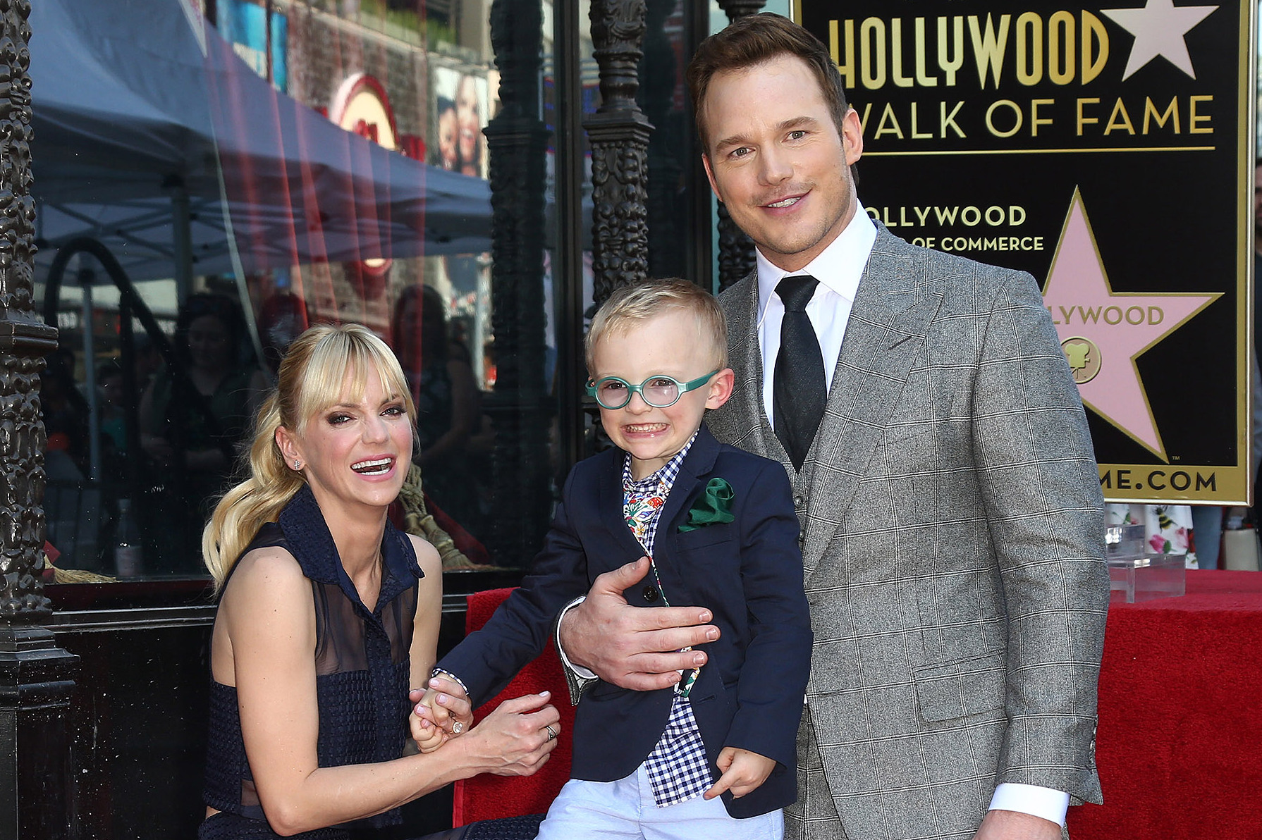 Photo of Anna Faris Ucap Tahniah Buat Chris Pratt Atas Pertunangannya