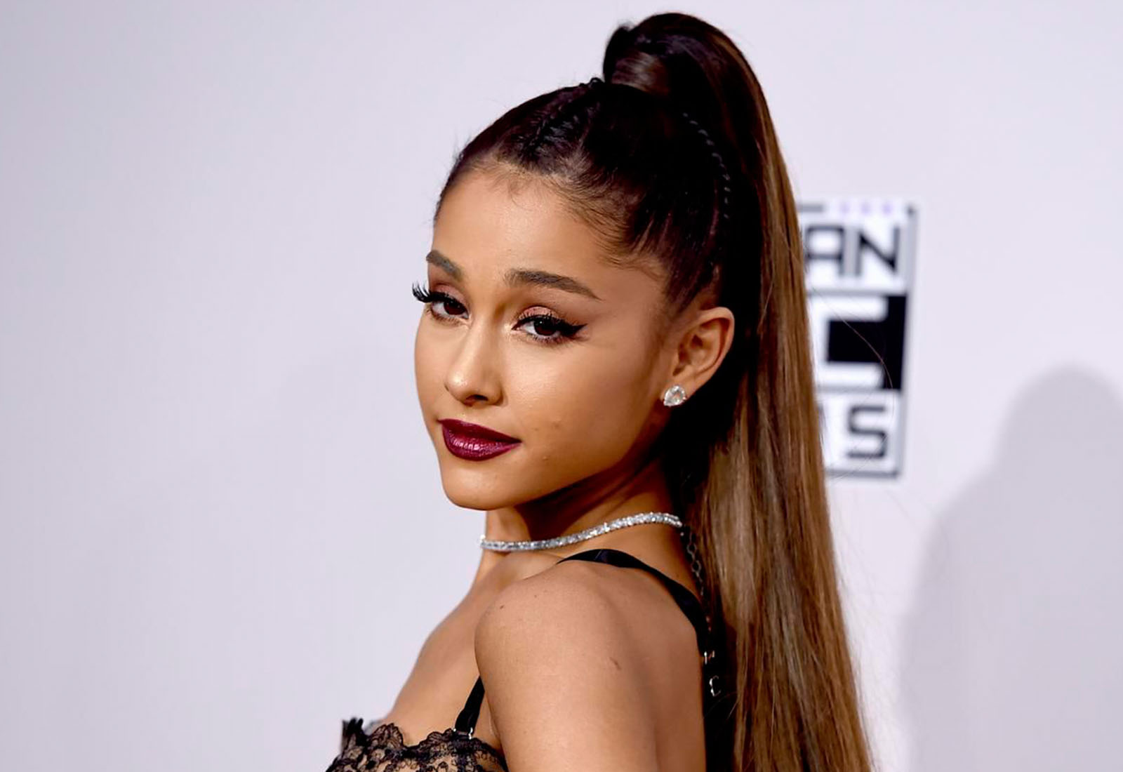 Photo of Ariana Grande Menangis Ketika Konsert Di Kampung Halaman Bekas Kekasih