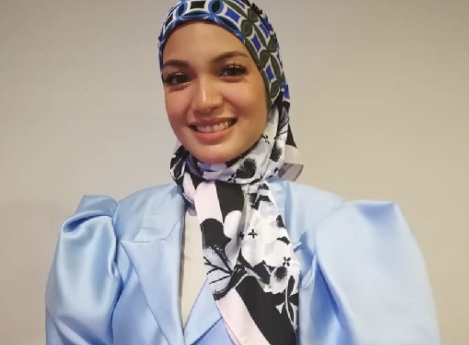 “Jangan Paksa Saya Cakap Dah Bertudung Secara Tetap”  Amyra Rosli