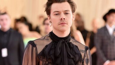 Photo of Harry Styles Jawab Kritikan Tentang Dirinya Suka Berpakaian Wanita