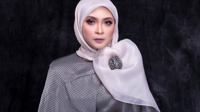 Photo of Pendapatan Terjejas Akibat PKP, Siti Nordiana Jual Tudung & CD Menerusi Aplikasi Shopee