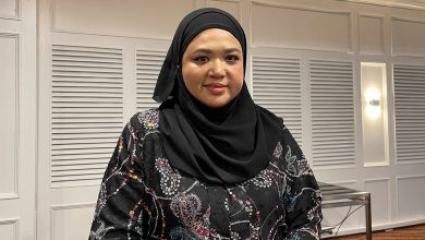 Photo of Enot Dah Lali Dilabel Lesbian, Tidak Terfikir Mahu Kembali Berumah Tangga Lepas Dapat Cucu