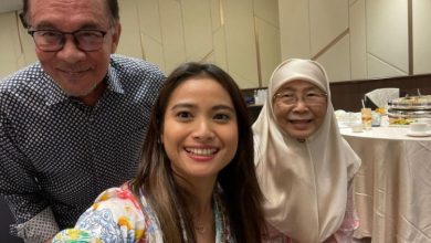 Photo of Acha Septriasa Kongsi Detik Gembira Dapat Rasa Masakan Wan Azizah, Dihadiahkan Seutas Tasbih
