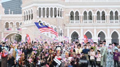 Photo of Tak Kenal Sesama Sendiri, #TeamMerdekaKL Bertemu di KM 0 Demi Malaysia